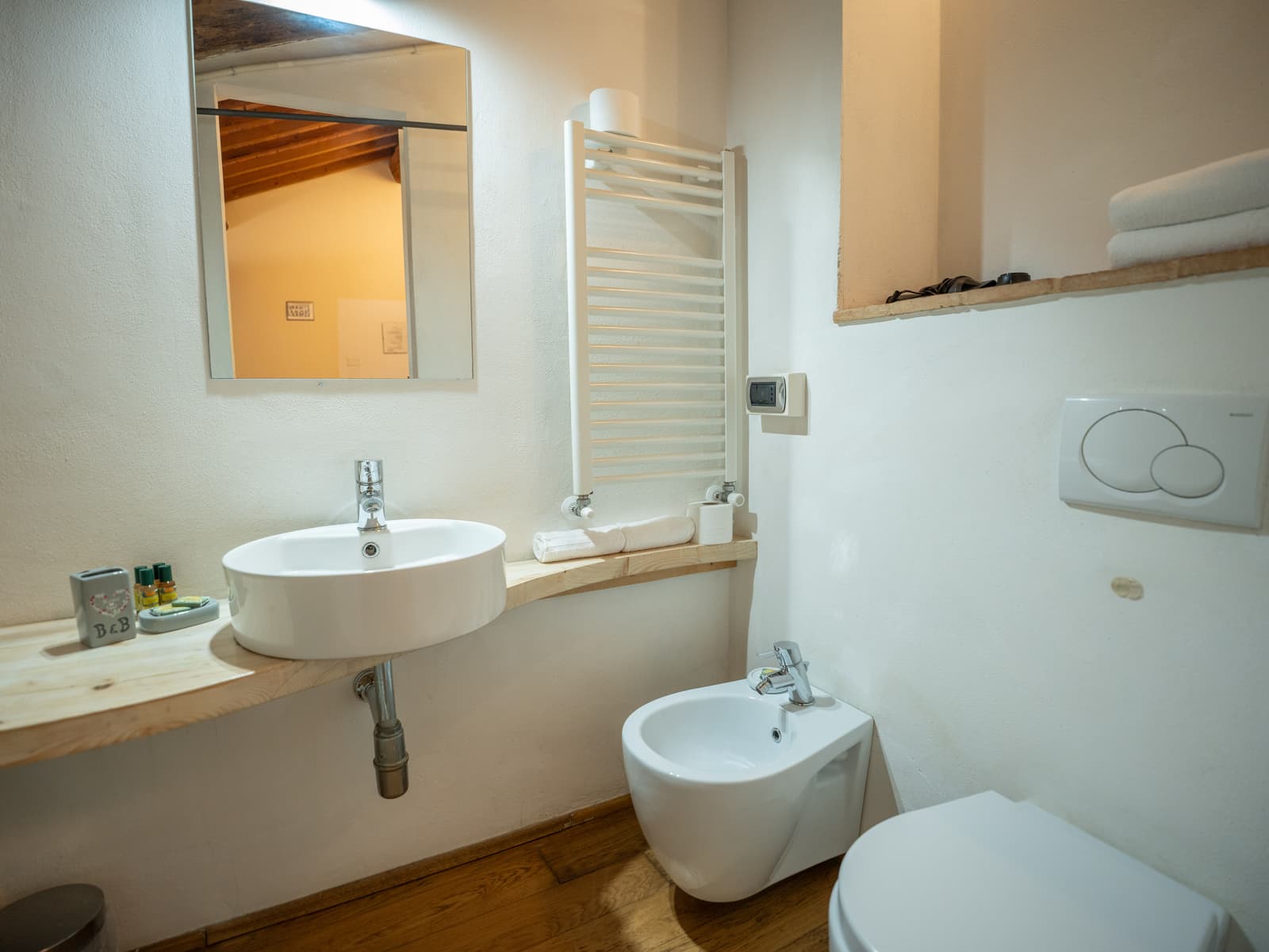 Camera Eliana — il bagno — L'Albero di Gamelì